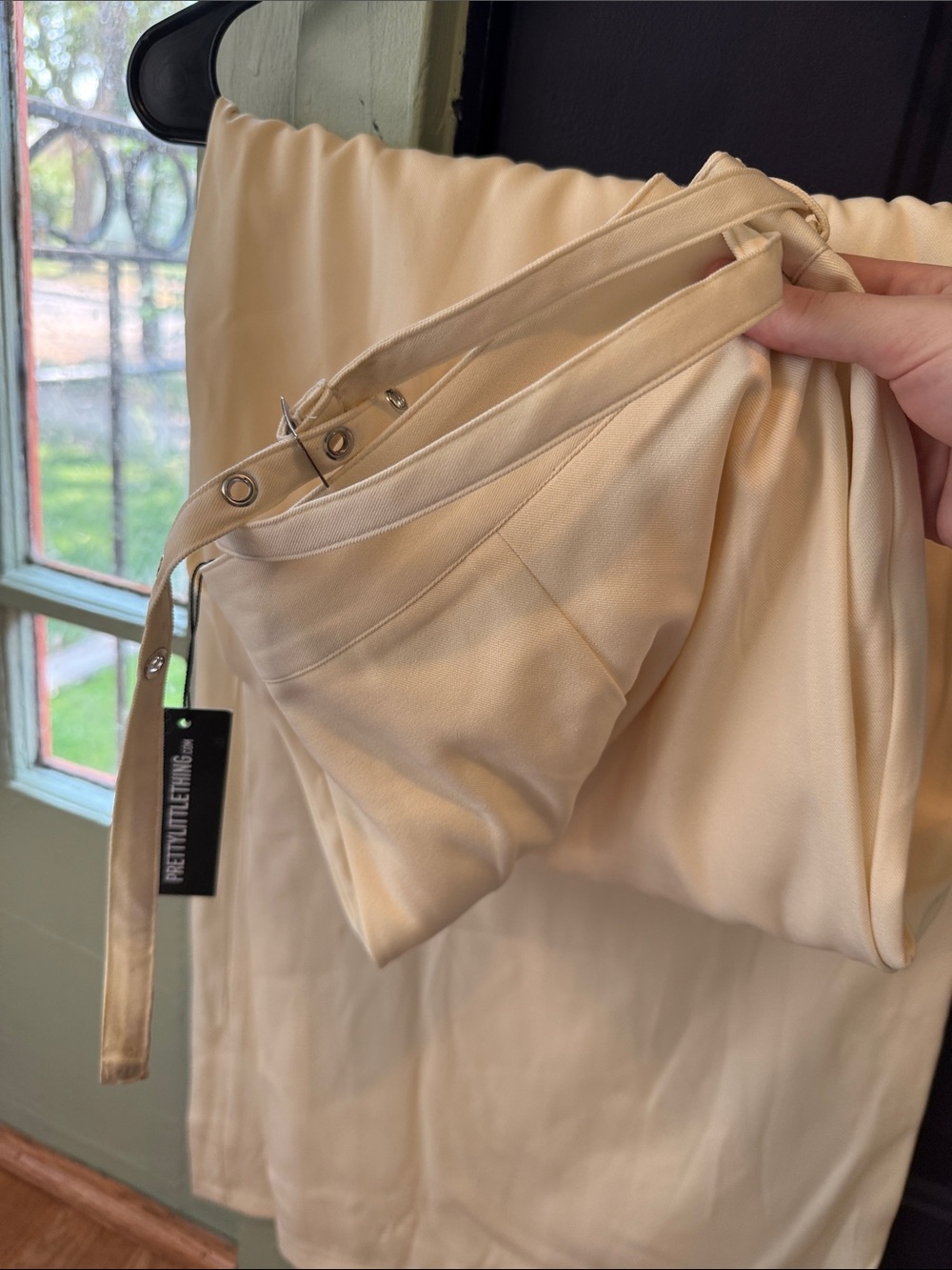 Matching Set - Outfit, Elegant Cream Sleeveless Blouse w/ Matching Trousers